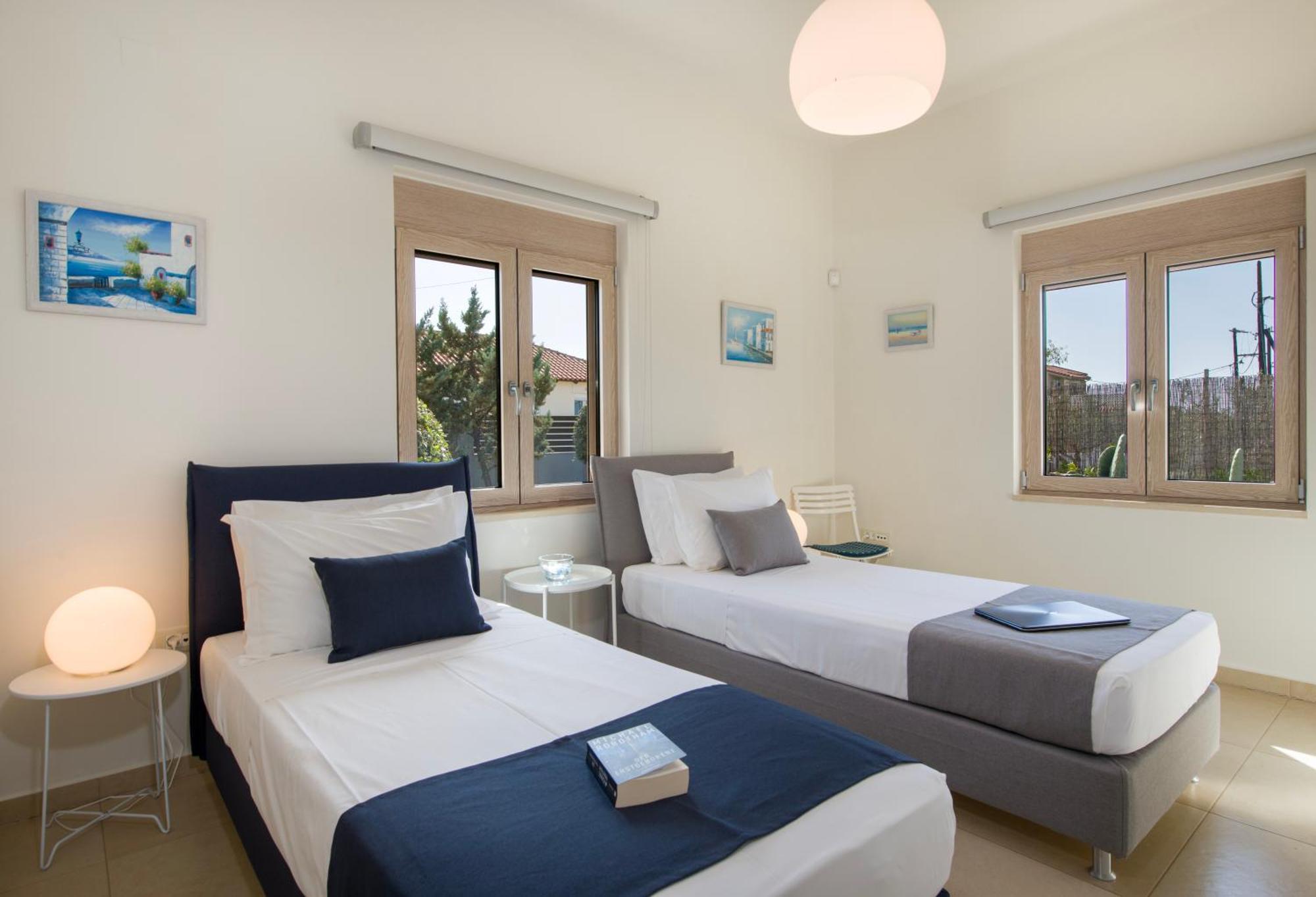 Four Seasons Private Villa - Seaview - Big Heated Pool - Gym - Sport Activities Гувес Екстериор снимка