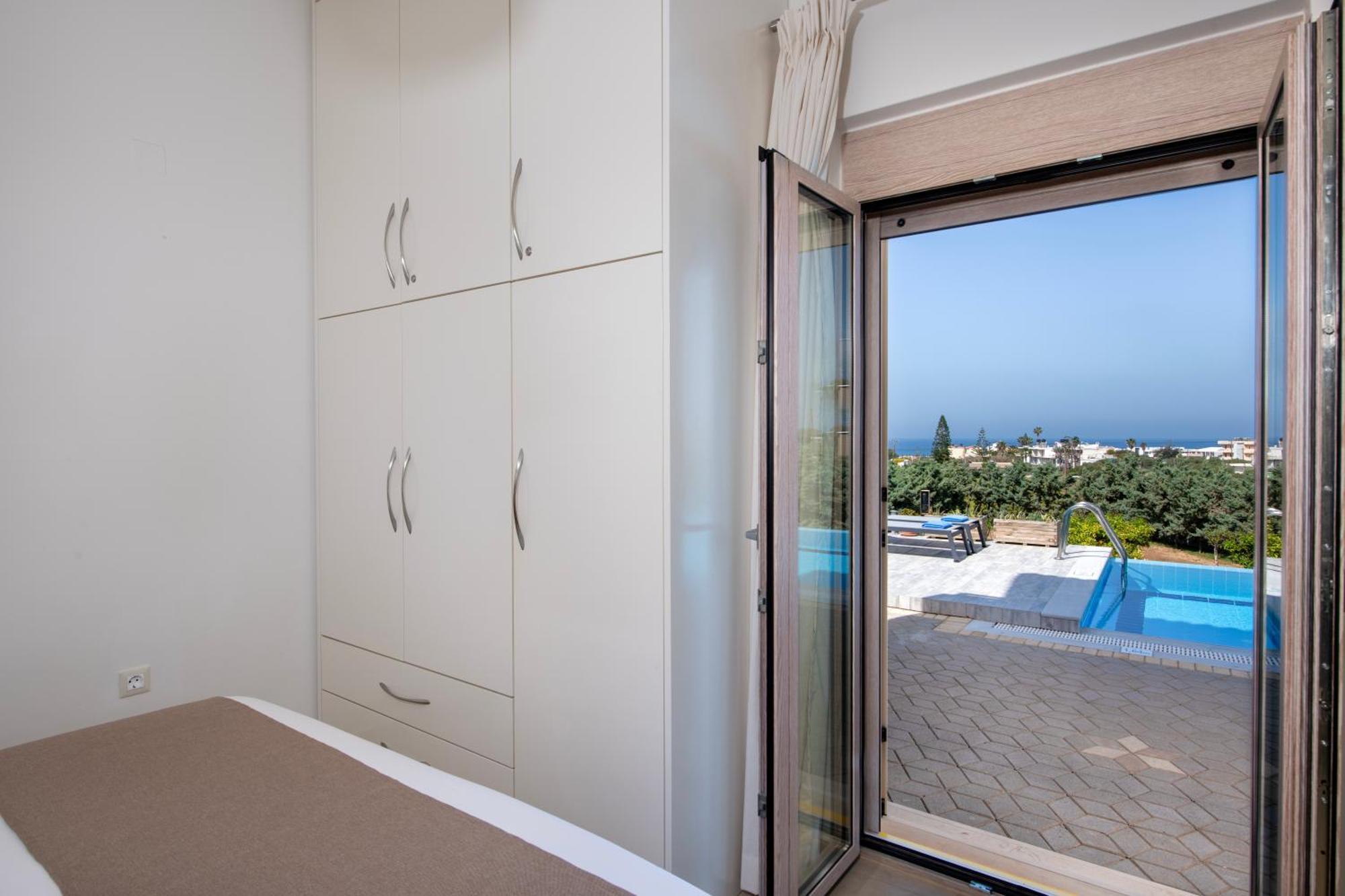 Four Seasons Private Villa - Seaview - Big Heated Pool - Gym - Sport Activities Гувес Екстериор снимка